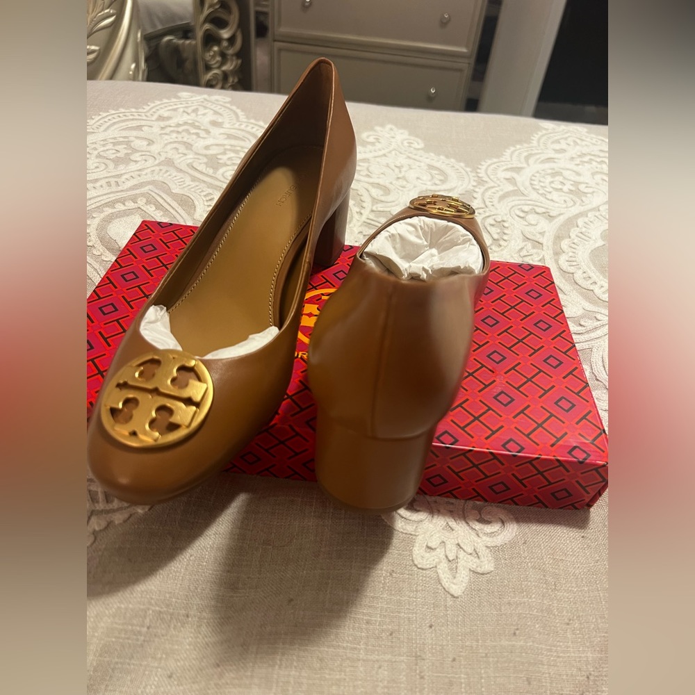 COPY - Tory Burch Chelsea 50mm pumps! Brand new in box!